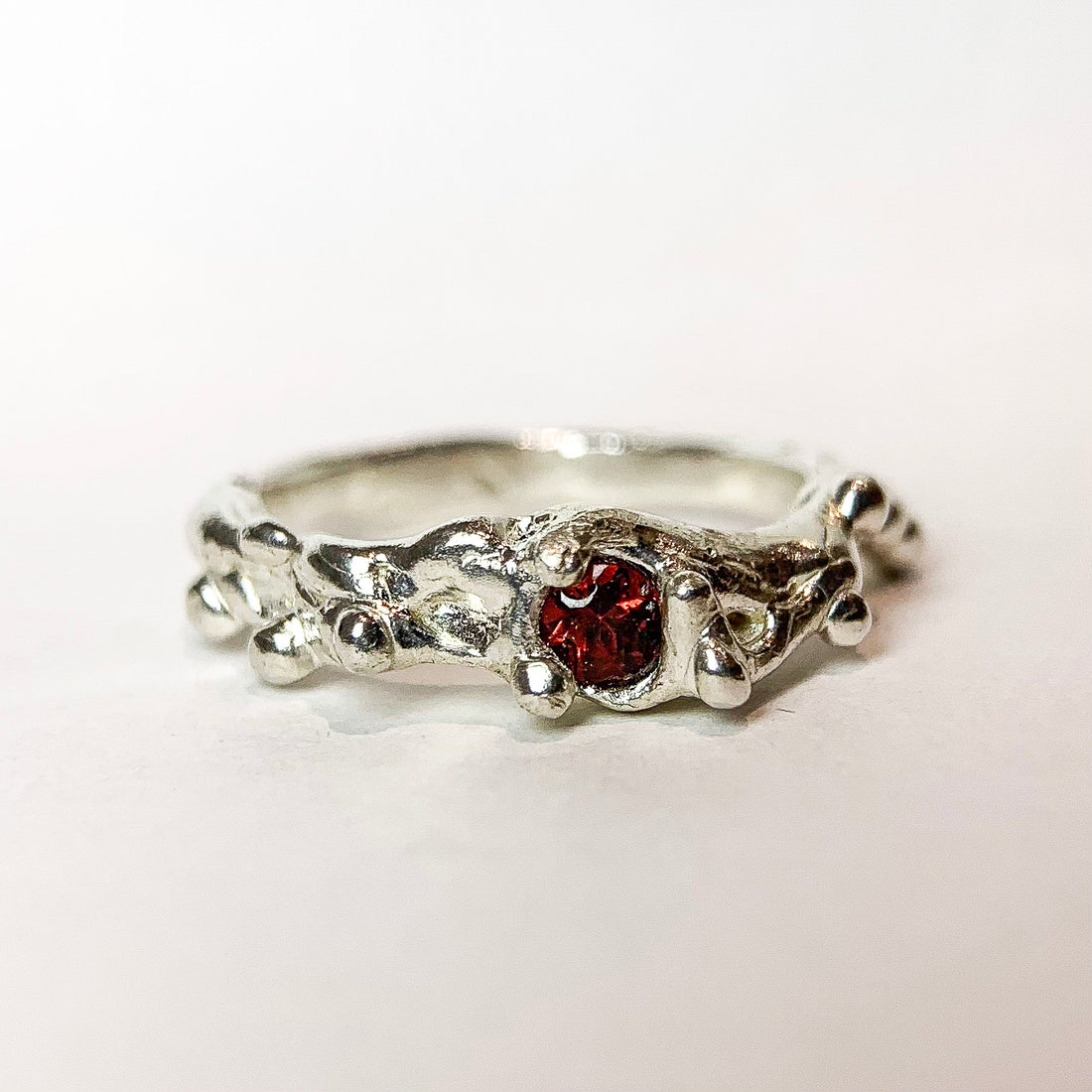 GARNET SILVER RING