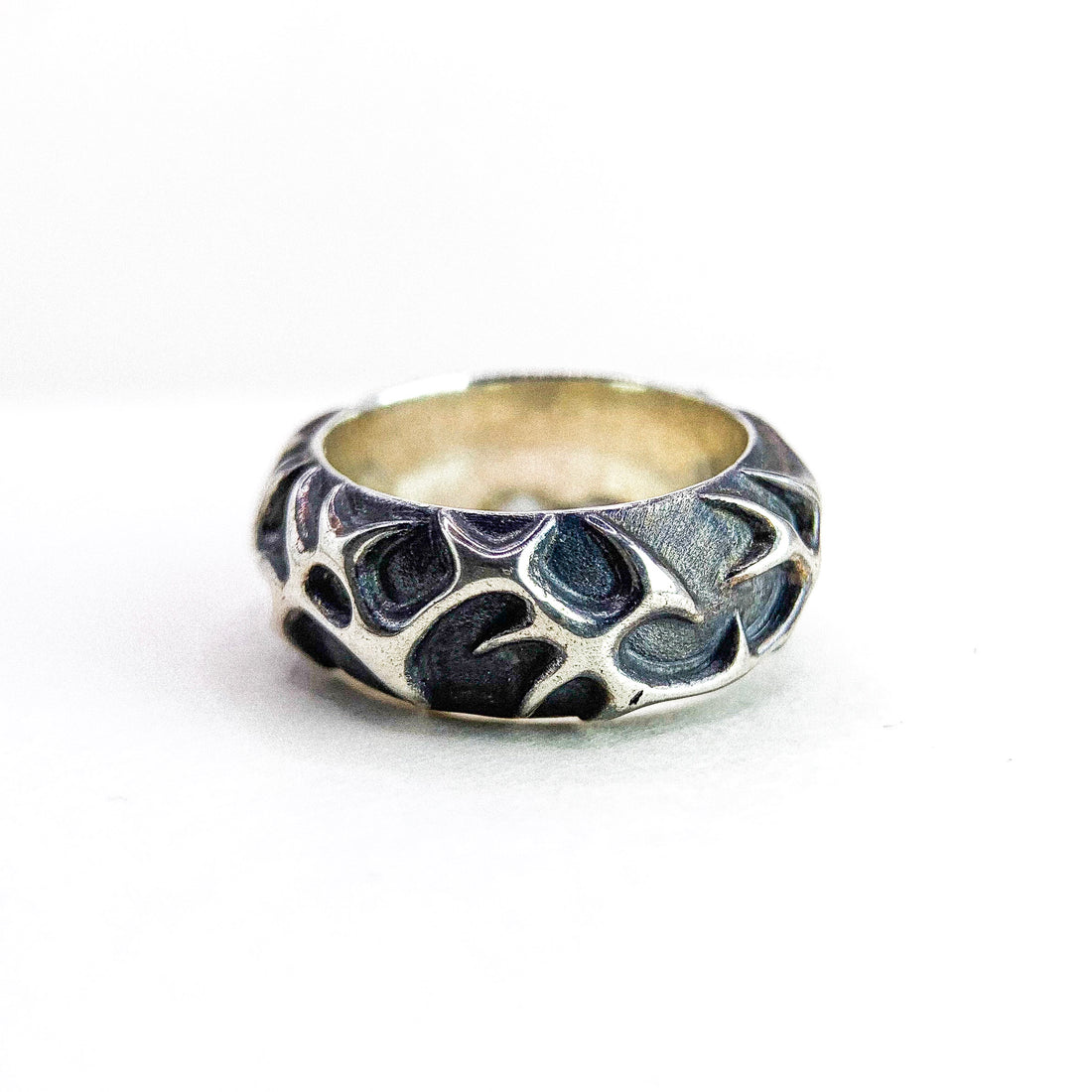 THORN TEXTURE SILVER RING