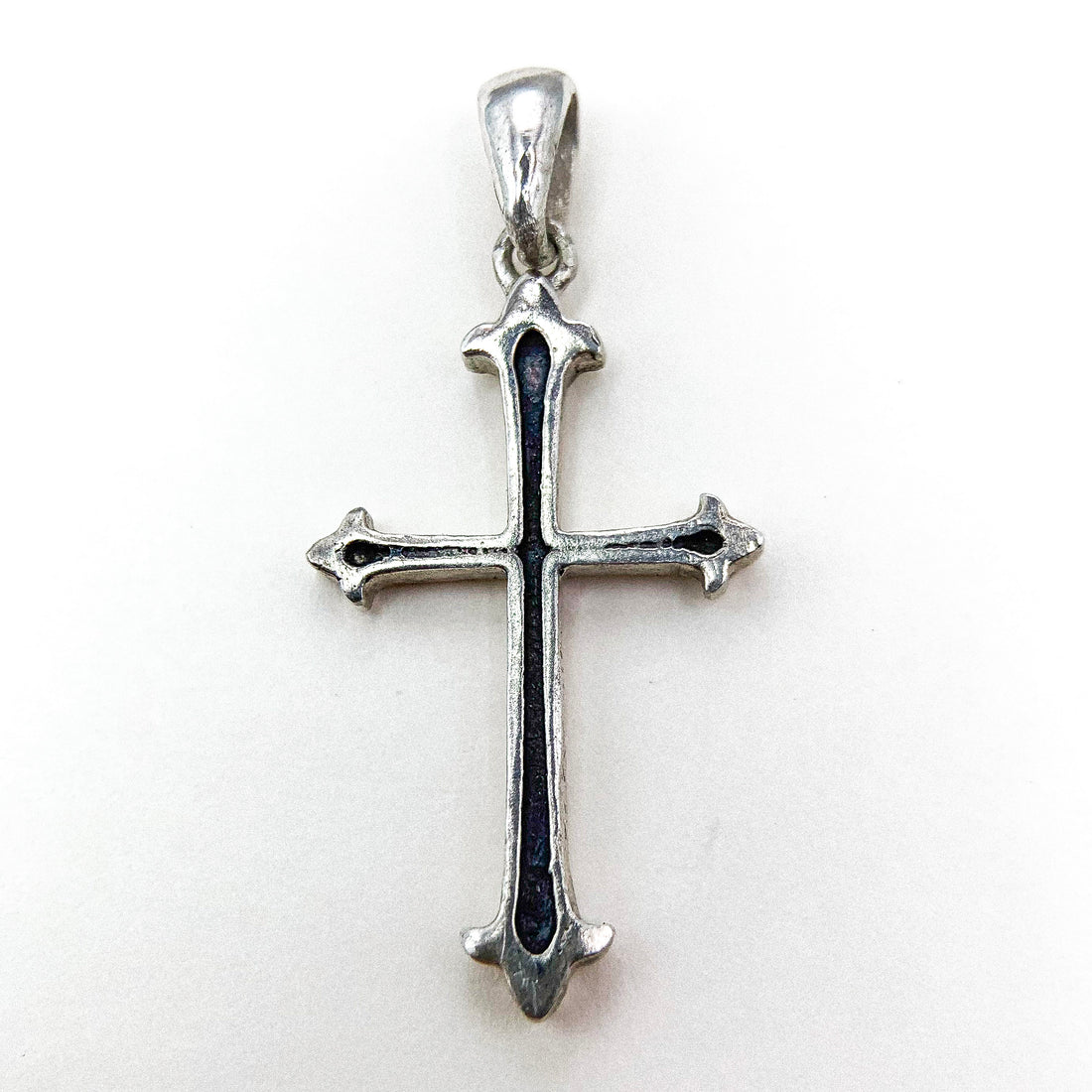 SACRED EDGE BIG CROSS PENDANT
