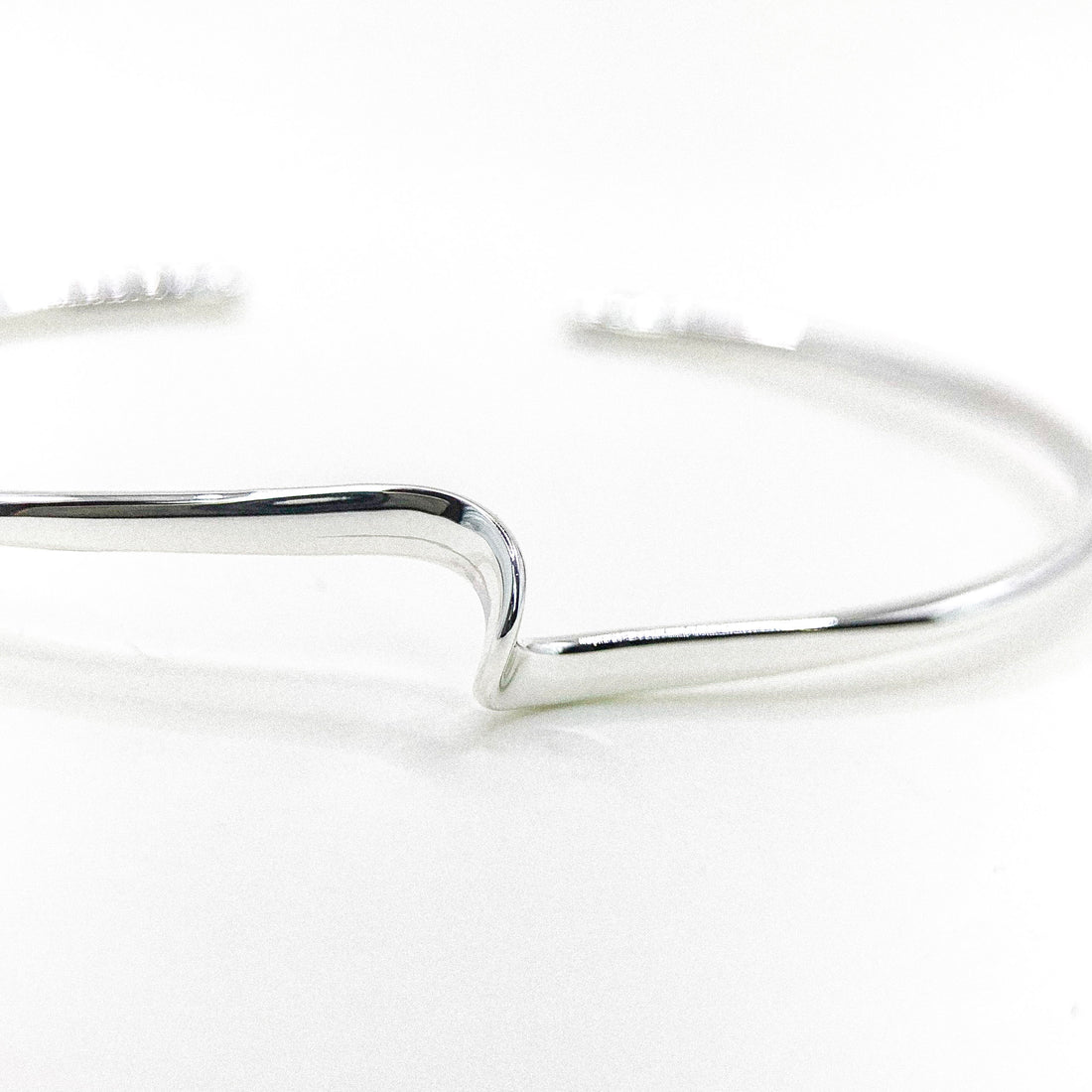 TWIST 2MM SILVER BANGLE