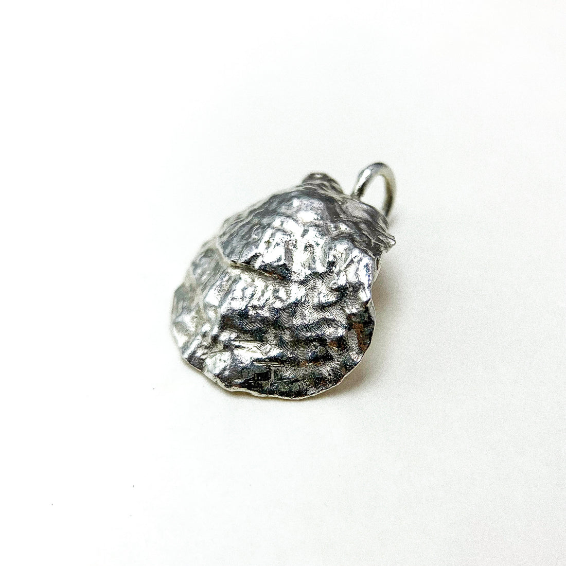 SHELL SILVER PENDANT