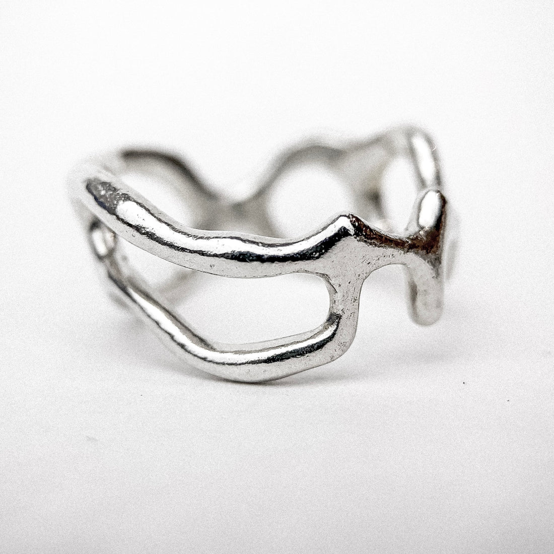 SILVER SHAKY IV RING