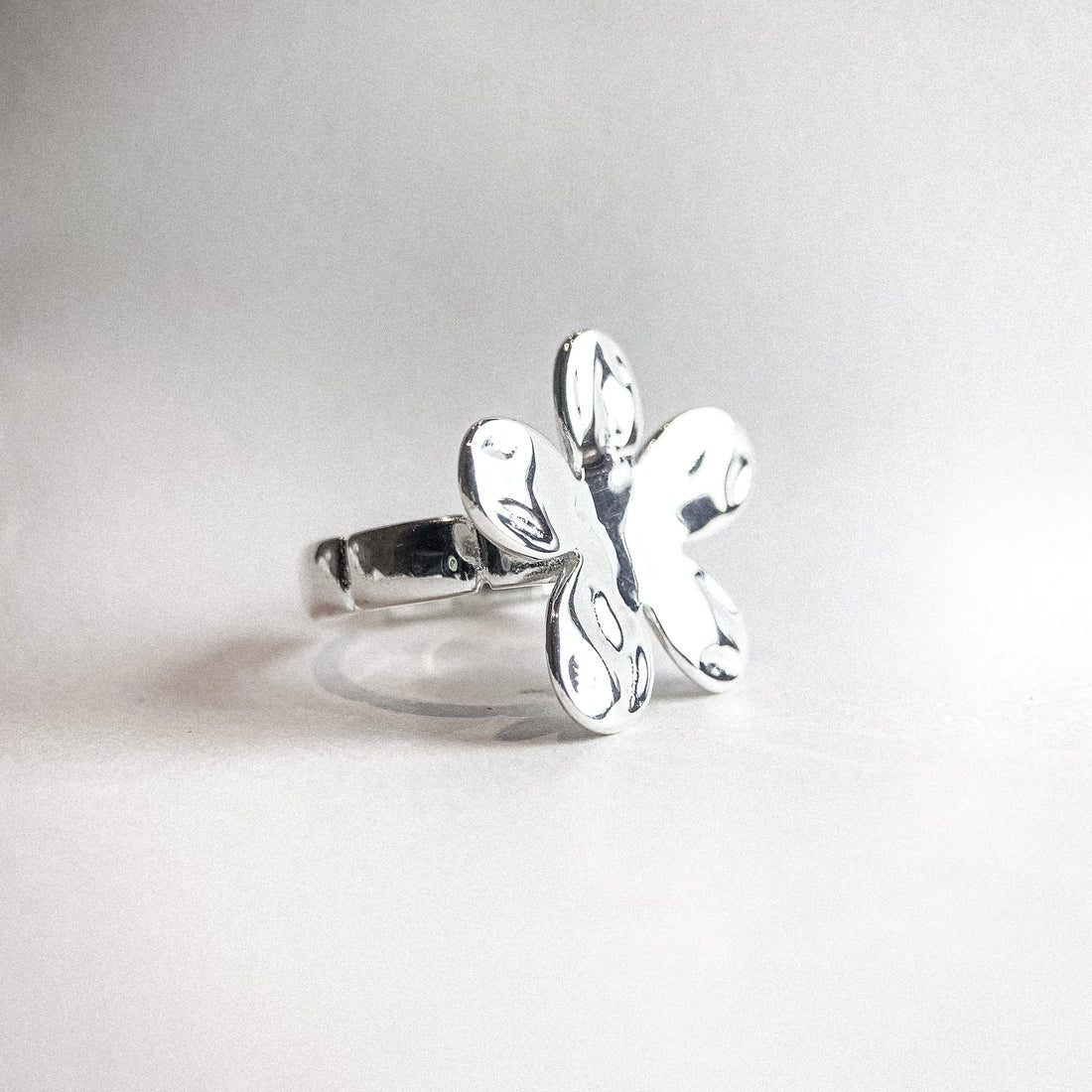 GIANT FLOWER SILVER RING