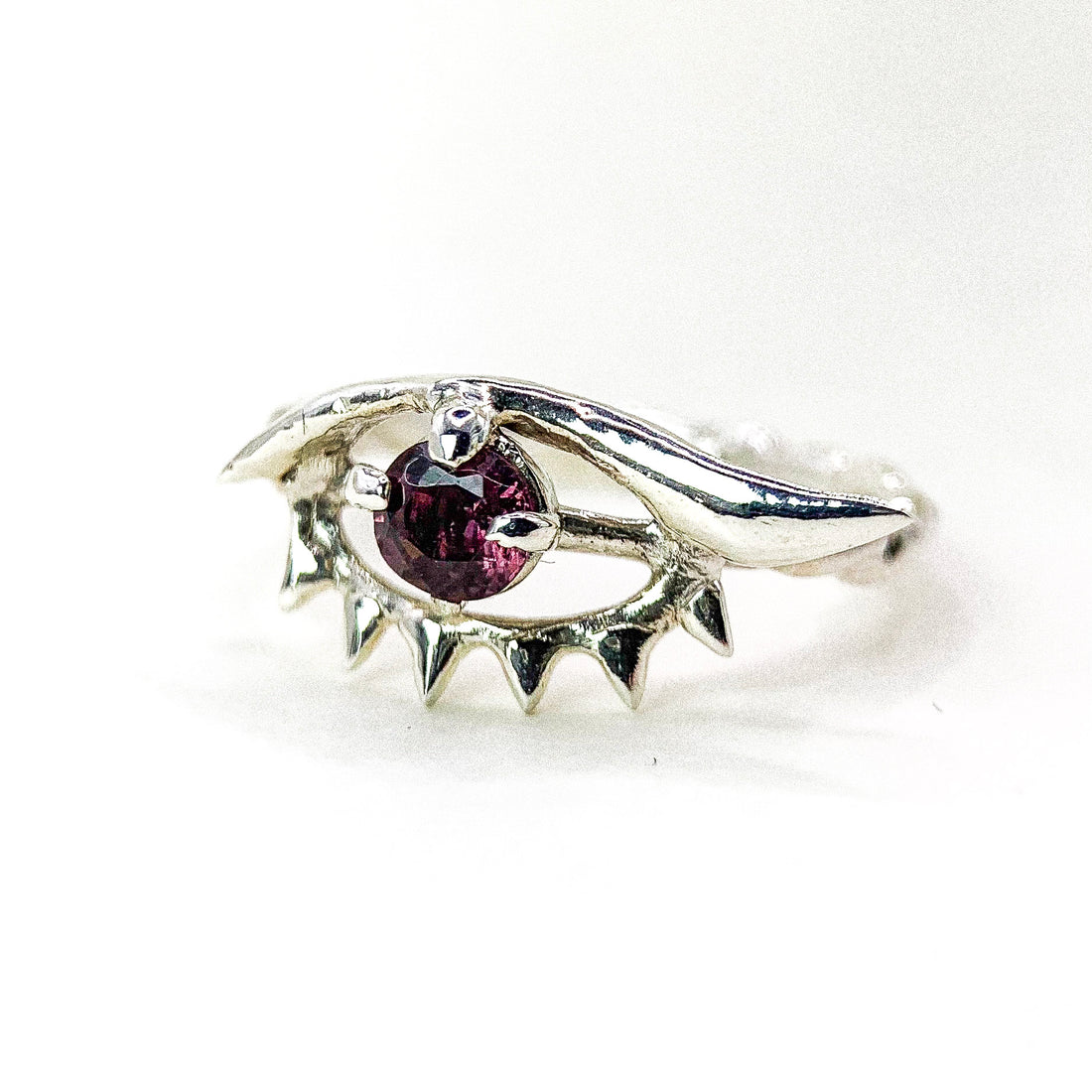EYE AMETHYST SPIKE SILVER RING