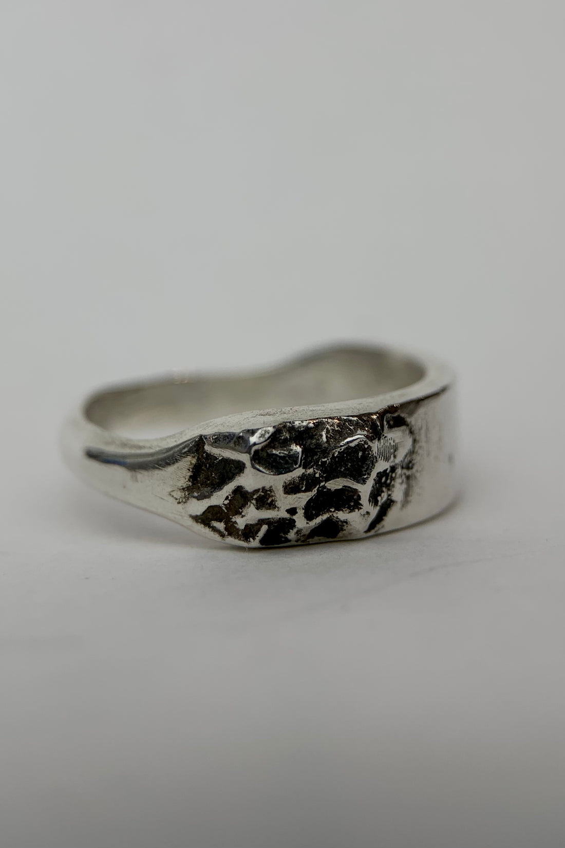 SILVER STONE TRACE RING